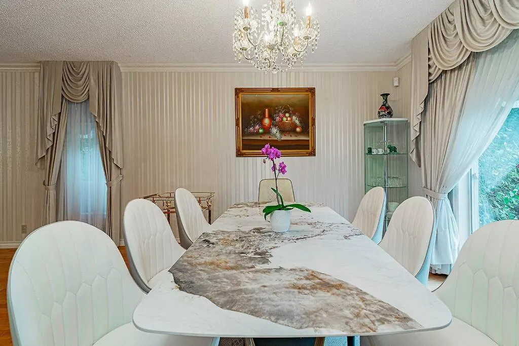 Holiday home Garden Hotel 3-Bedroom House For Whole Book Richmond Canada